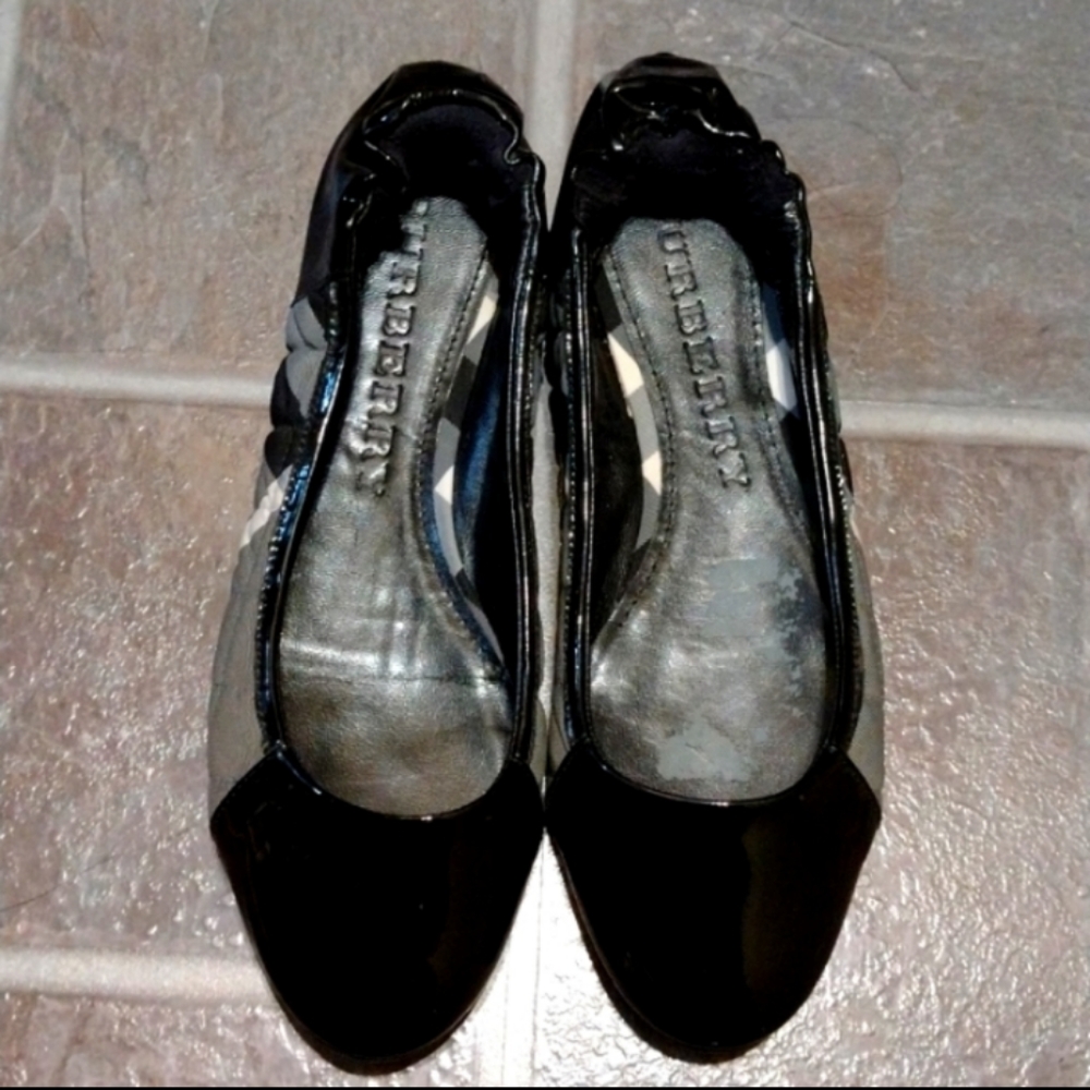 Buberry black patent leather Nova check plaid print ballet flats size 37.5